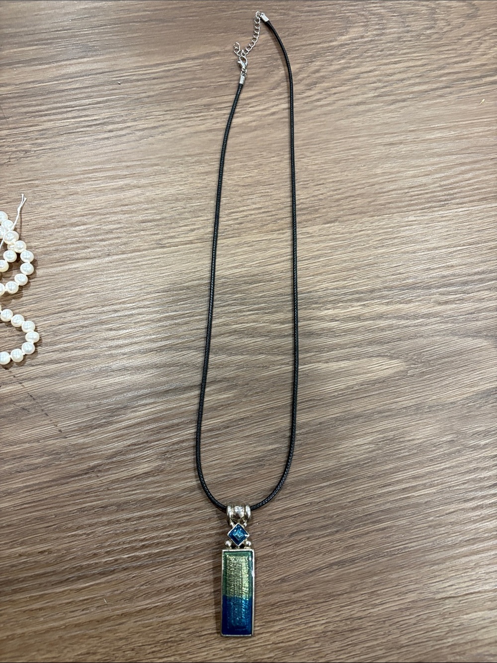 Handmade Pendant Necklace Women OS Blue Green Good‎ Iridescent Glass Cord Art